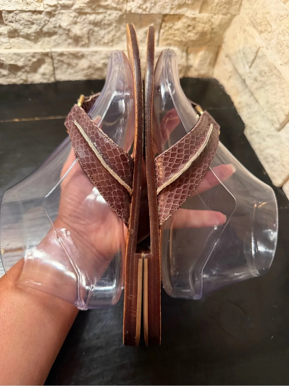 LILLY PULITZER via Palm Beach McKim Leather Thong Flat Sandals Gold O Ring 10M